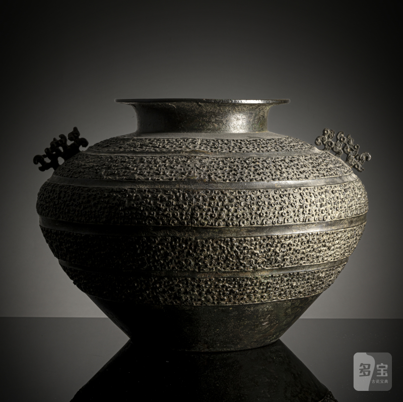 An archaic bronze vessel 'ling'